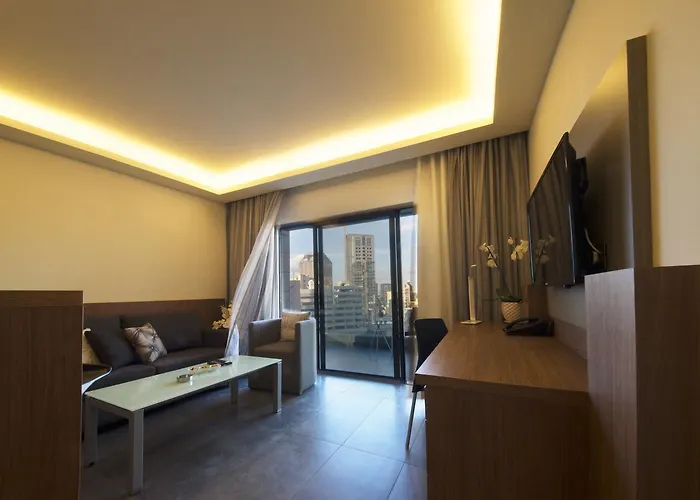 Deluxe One-Bedroom Suite