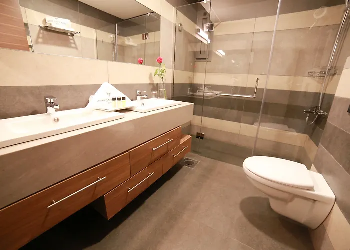 Deluxe One-Bedroom Suite